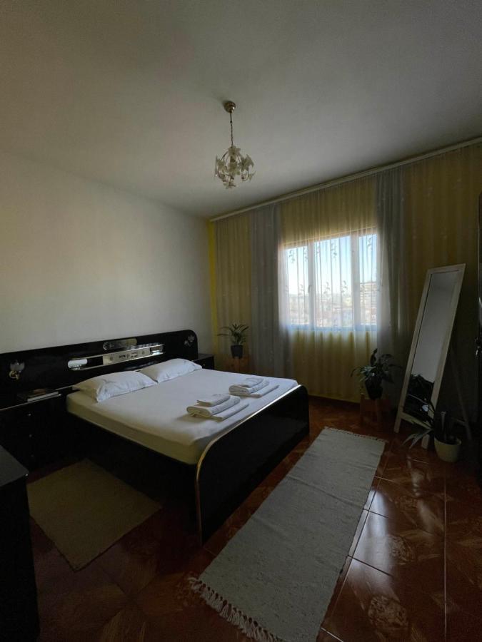 Cozy Big Apartment With Balcony Tirana Kültér fotó