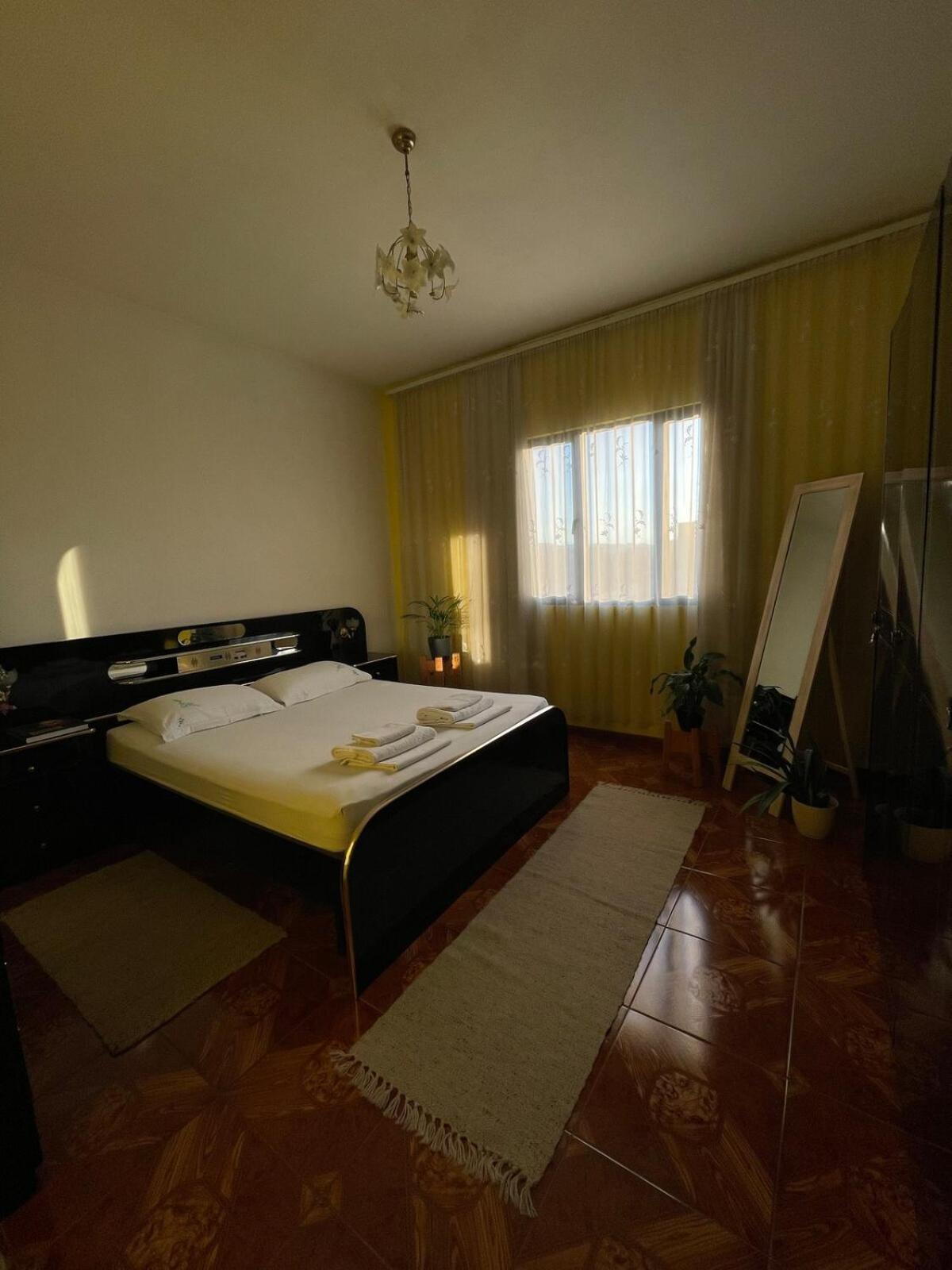 Cozy Big Apartment With Balcony Tirana Kültér fotó